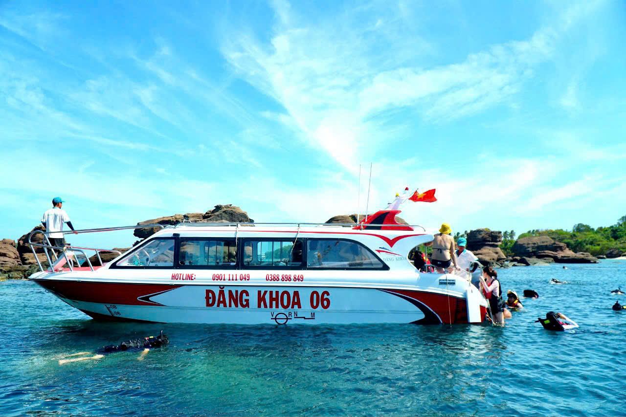 Hopping & Snorkeling du thuyền sang trọng Nautilus