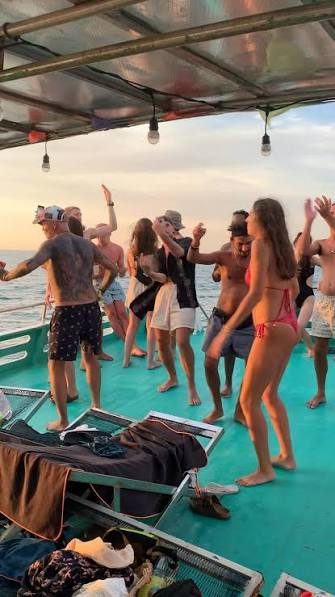Sunset Chill thuyền sắt sang trọng Bắc Đảo