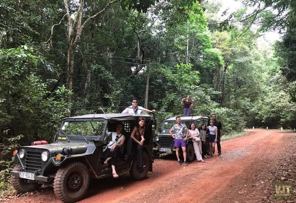 Tour riêng Jeep mui trần: Grand World – Starfish Beach
